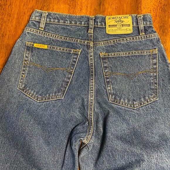 Vintage Jordache jeans. 100% cotton size 11/12 however they measure @ size 28 - Picture 8 of 11